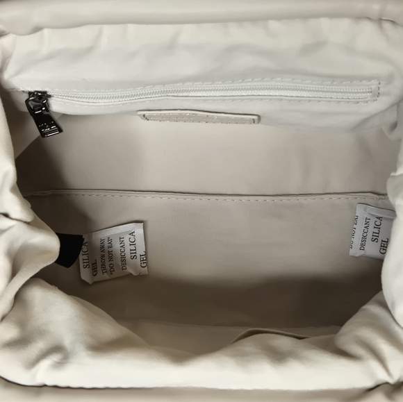 Badgley Mischka Pearl Wrapped Frame Crossbody Clutch NWT - Picture 6 of 8